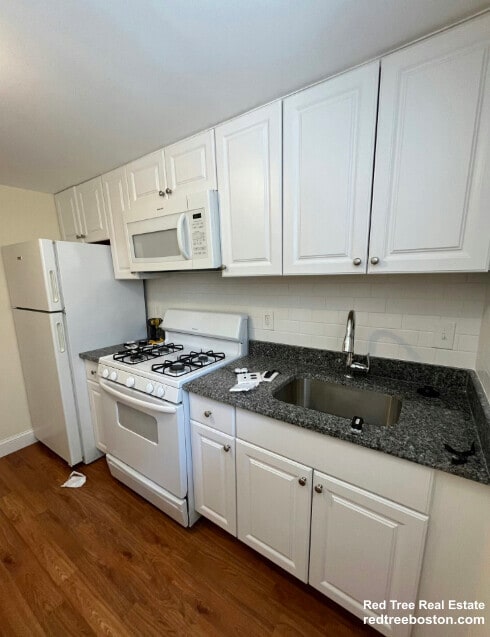 Building Photo - 381 Harvard St