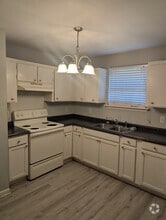 Building Photo - 911 Riviera Dr