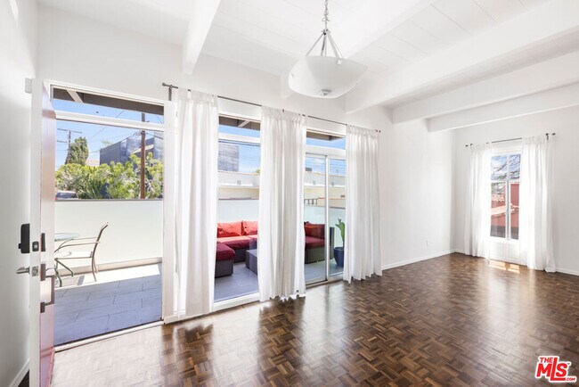 Building Photo - 1727 Webster Ave