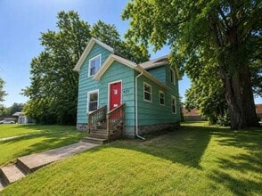 Building Photo - 421 E Crosstown Pkwy