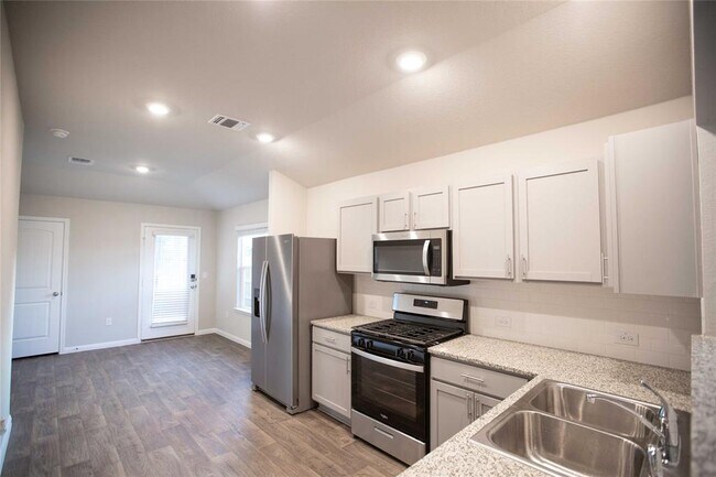 Building Photo - 1525 Arborside Dr