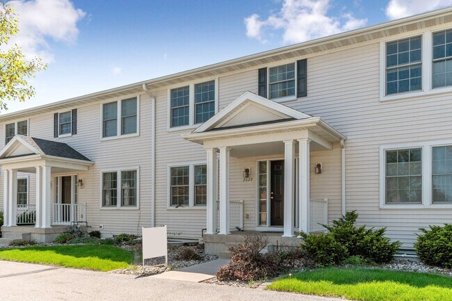 Parte delantera - 2629 Stange Rd