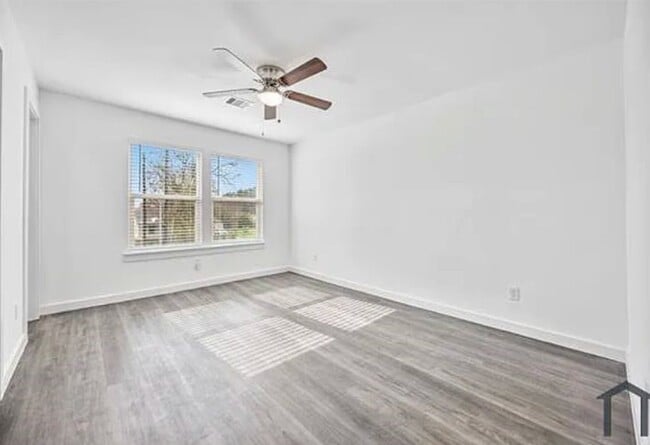 Building Photo - 8224 Bigwood St