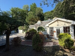 Building Photo - 445 W Hartsdale Ave