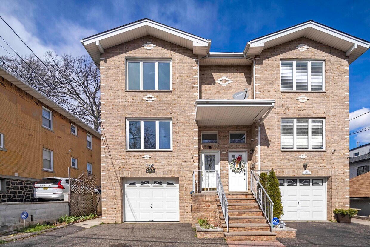 Foto principal - 229 Clark Terrace