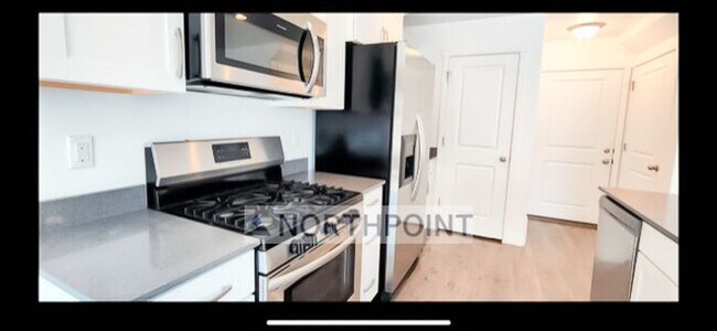 Foto del edificio - Beautiful 3BR 2BA Home w/ Quartz Kitchen and Garage in Herriman!