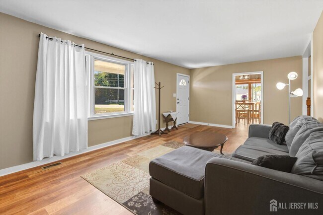 Foto del edificio - 2092 Main Rd