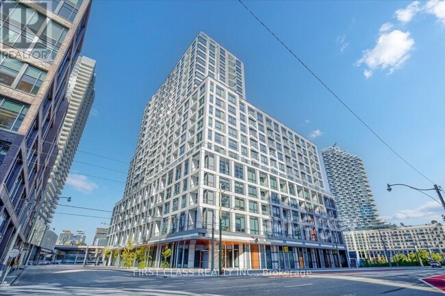 Building Photo - 15 Richardson St