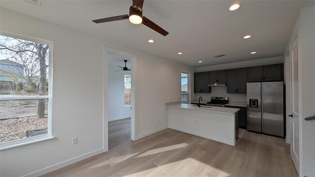 Building Photo - 2220 Yellow Jacket Ln