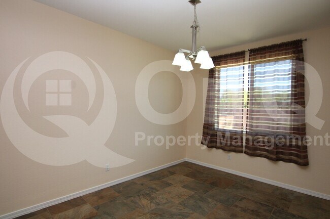 Building Photo - 1465 E Ibis St