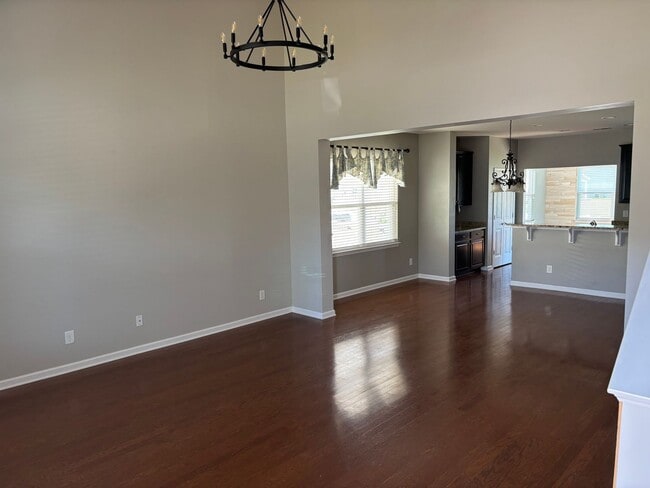 Building Photo - Great 4-Bedroom, 3-Bath