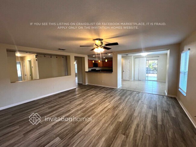 Foto del edificio - 391 SW Millard Dr