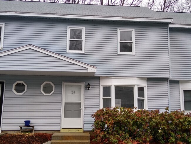 Parte frontal de la unidad - 51 Birchwood Dr