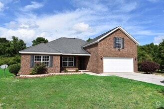 Building Photo - 1006 White Oak Cir