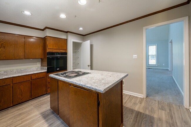 Foto del edificio - 3821 Forest Creek Way