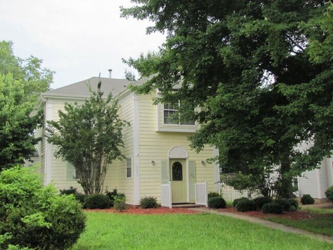 Foto del edificio - Lovely 3-Bedroom Home in the Hilltop/Faire...
