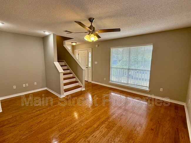 Building Photo - 2121 Pin High Dr