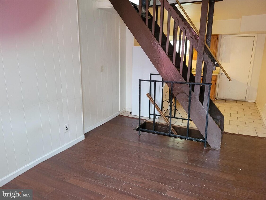 Primary Photo - 1314 N Spring St