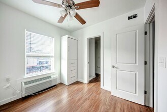 Building Photo - 306 E 30th St