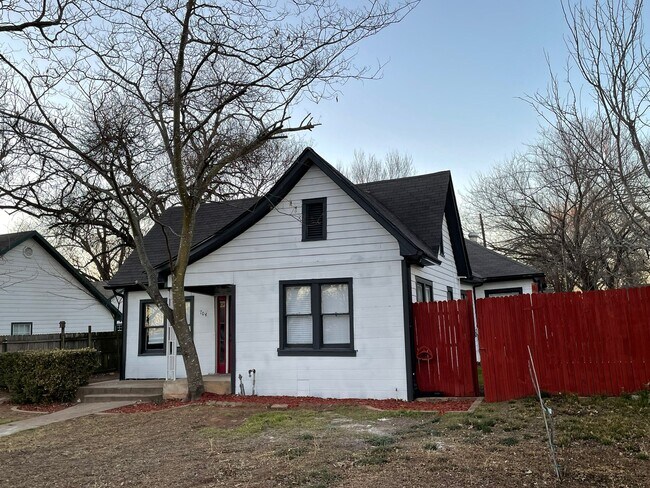 Foto del edificio - 704 Williams Ave