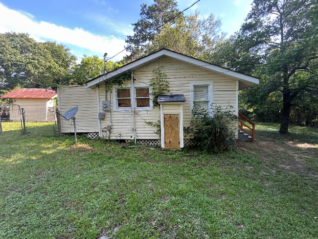 Building Photo - 107 Shirley Dr