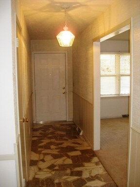 Building Photo - 2937 S Barnes Ave