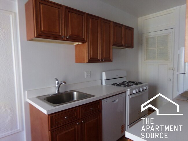 Foto del edificio - 6530 N Lakewood Ave