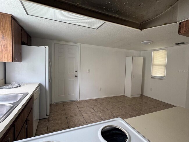 Foto del edificio - 2352 Pebble Brook Rd
