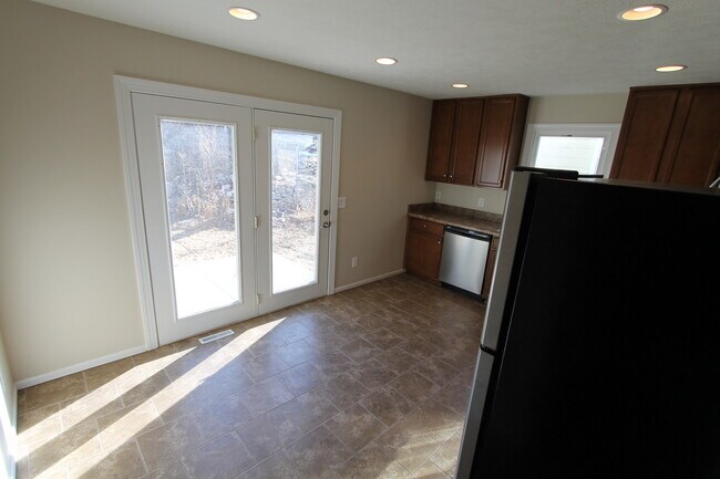 Foto del edificio - Awesome with updates! 3 bedroom with garag...