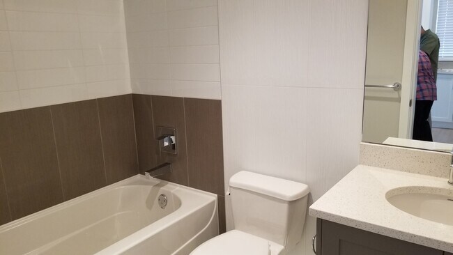 Building Photo - 20211-20266 66 Ave