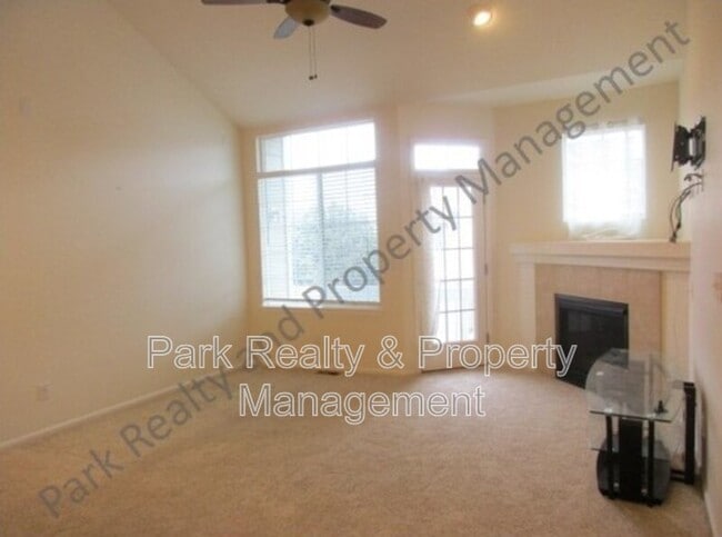 Foto del edificio - 1244 Carlyle Park Cir