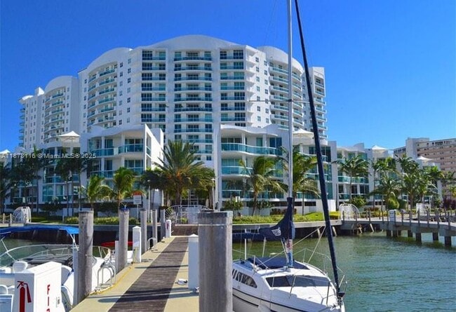 Building Photo - 7910 Harbor Island Dr