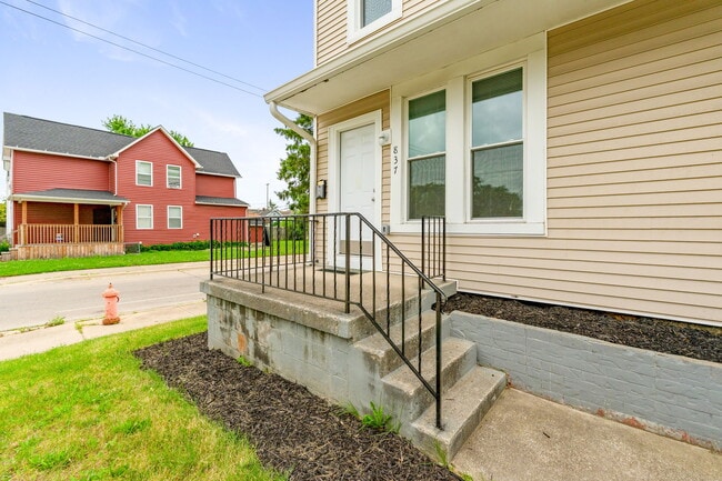 Foto del edificio - 837 Campbell Ave