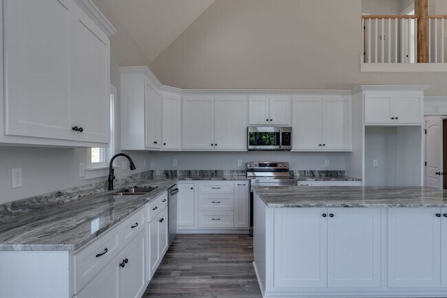 Foto del edificio - 37 Lakeview Dr