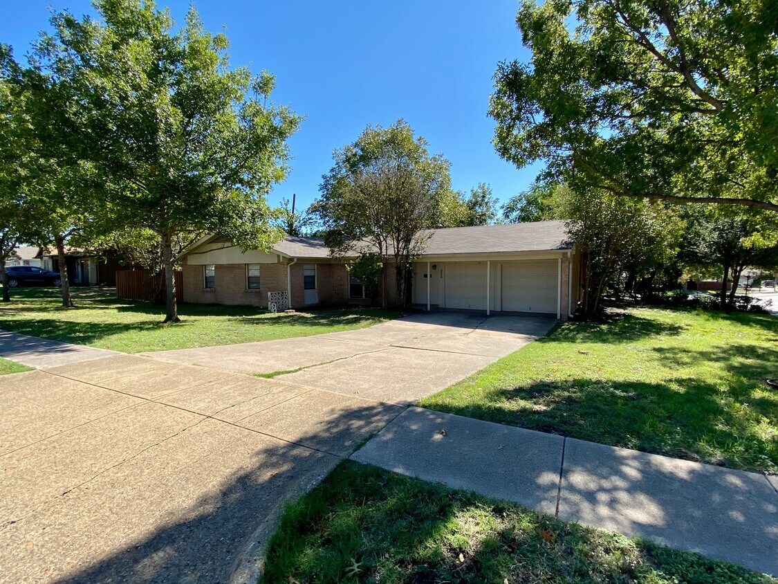Primary Photo - Spacious 3 bed, 2 bath home for rent!
