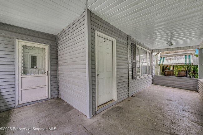 Building Photo - 2528 Boulevard Ave