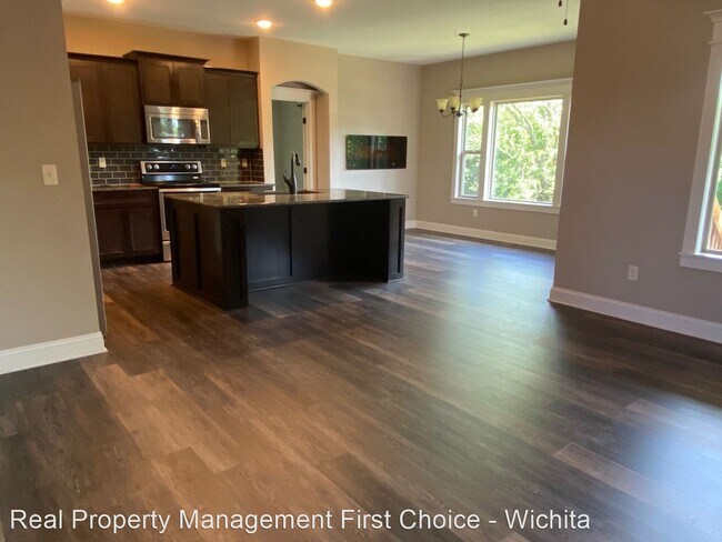 Building Photo - 5 br, 3 bath House - 2225 E Birchwood Ct