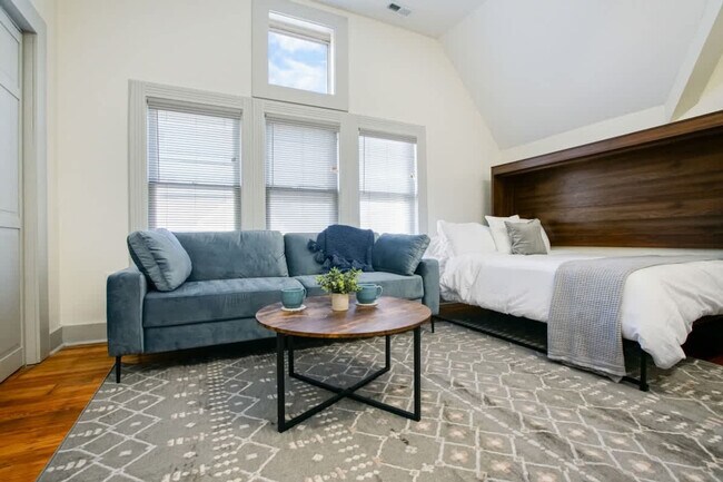 Foto del edificio - 1848 E 89th St