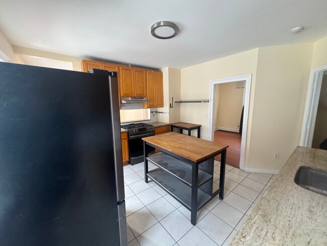 Building Photo - 190 Whitney Ave