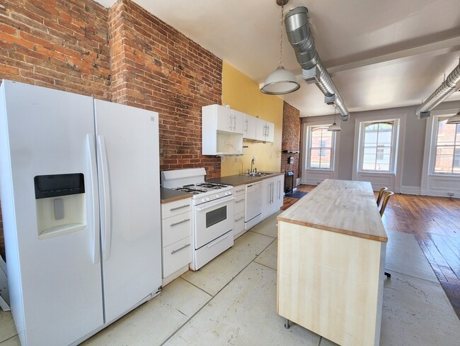 Building Photo - 5166 Butler St