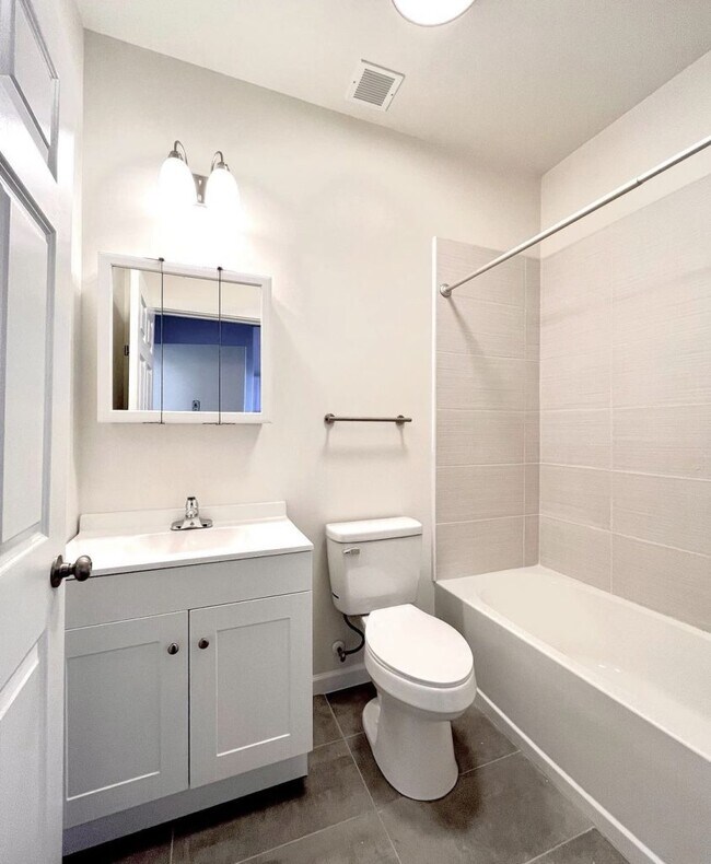 Foto del edificio - Bella Vista Ventures LLC.