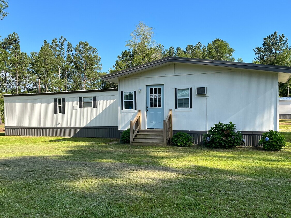 Foto principal - 1074 W Union Rd