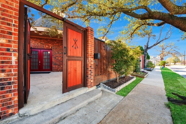 Foto del edificio - 832 W 27th St