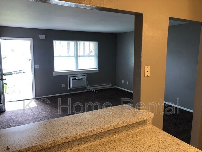 Foto del edificio - 551 N Somerset Terrace