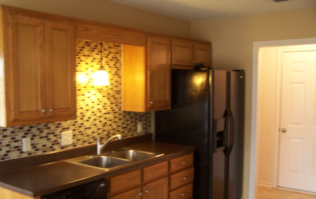 Foto del edificio - 1003 Enlow Cir