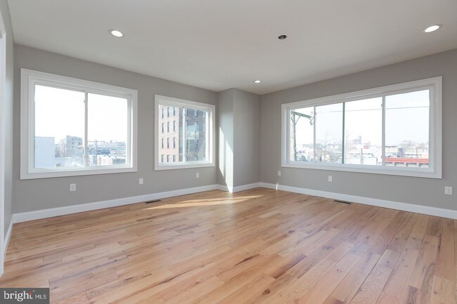 Foto del edificio - 2465 Jasper St