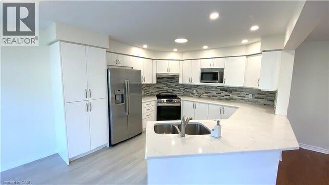 Building Photo - 511 Clipper Dr
