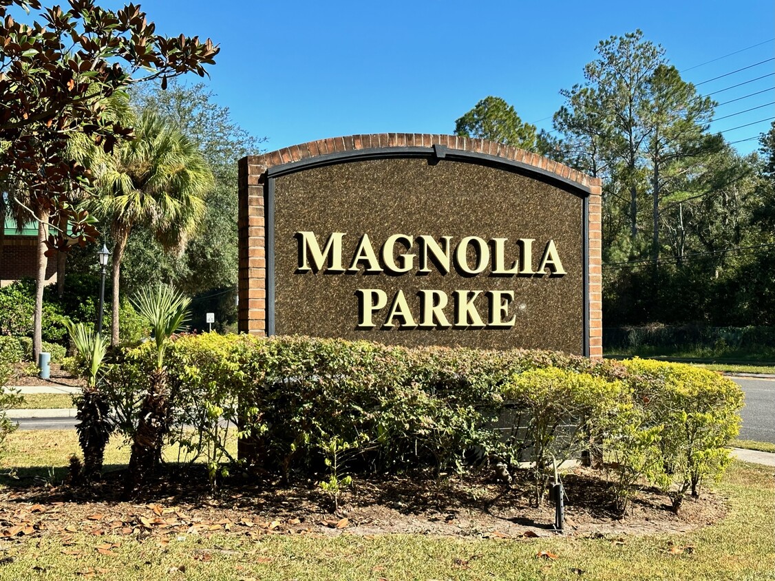 Magnolia Parke in the heart of NW side of Gainesville. - 3951 NW 48th Ter