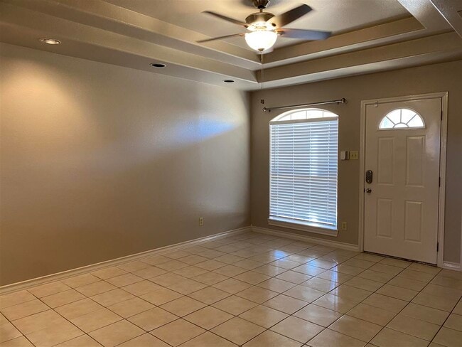 Building Photo - 9903 Crystal Ct