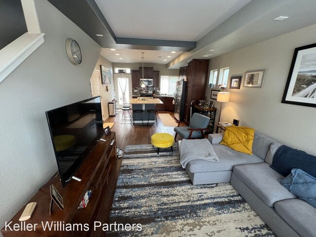 Building Photo - 2 br, 3 bath House - 6211 Mineral Belt Dr